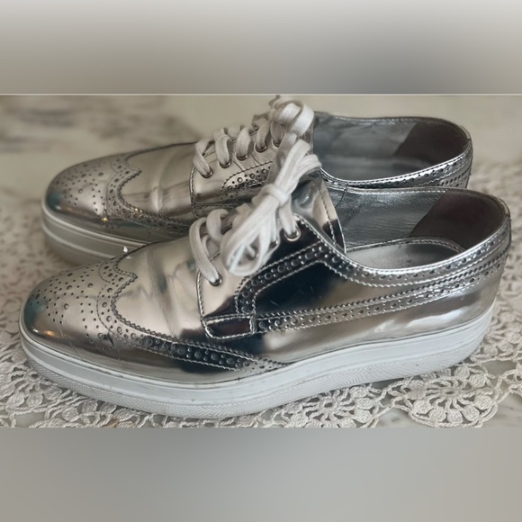 PRADA Oxford Metallic Brogue Lace Up Loafer Shoes Size 40 $995 - Picture 4 of 11